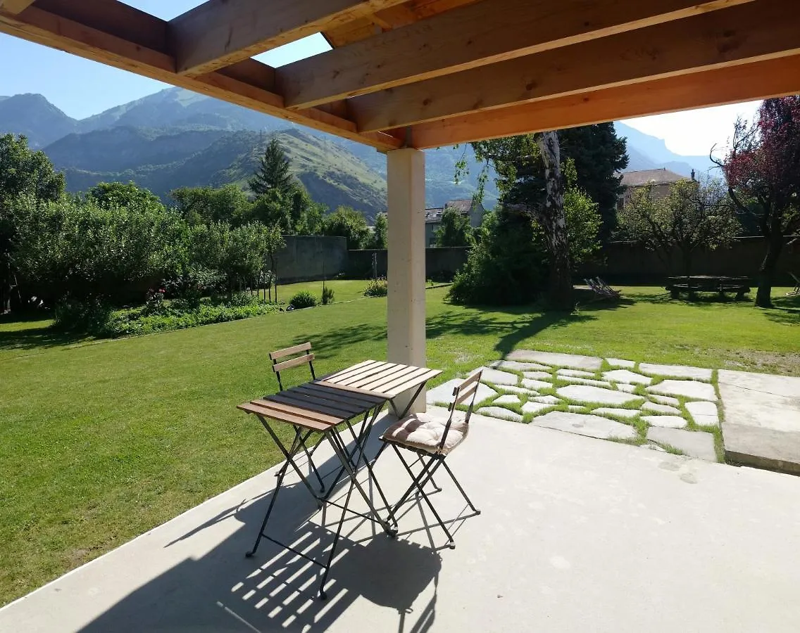 Chalet Les Cols - Chambres Avec Terrasse & Jardin - Proche De La Nouvelle Gare Saint-Jean-de-Maurienne