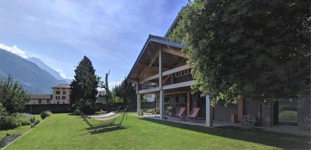 Chalet Les Cols - Chambres Avec Terrasse & Jardin - Proche De La Nouvelle Gare Saint-Jean-de-Maurienne