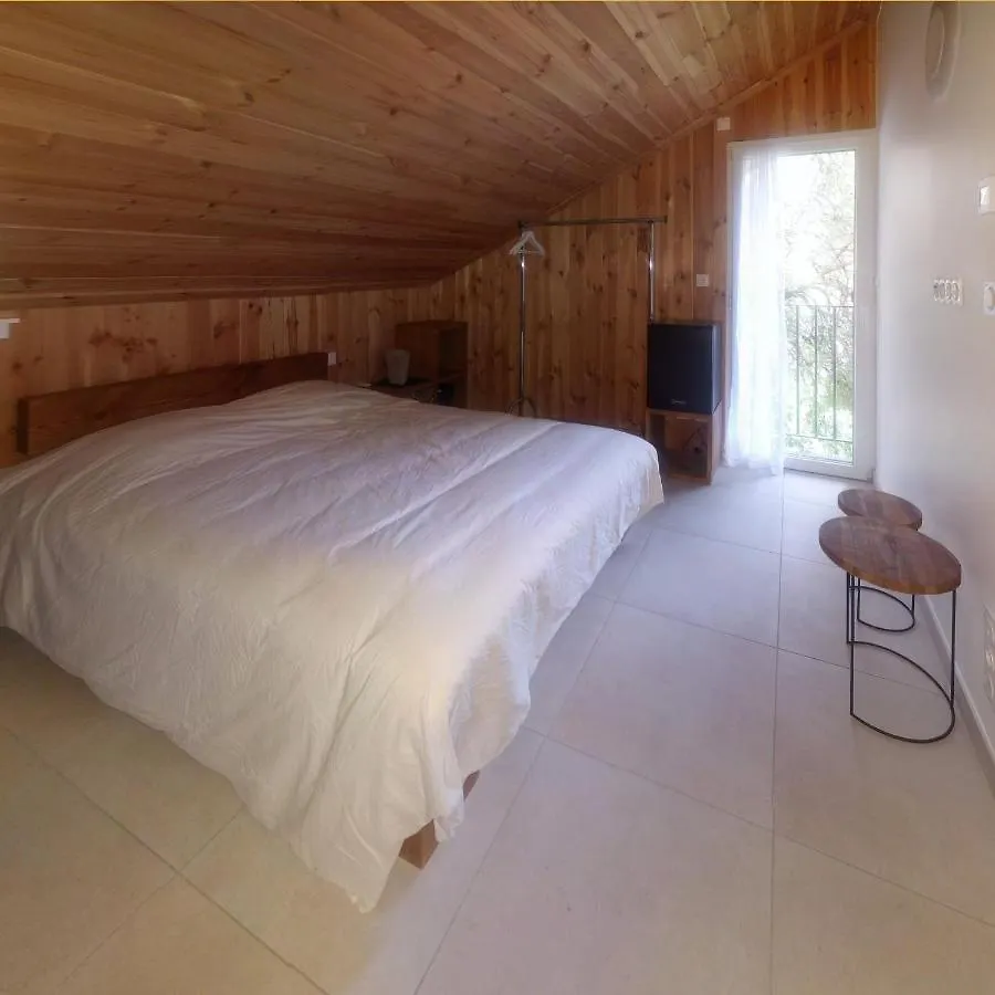 Chalet Les Cols - Chambres Avec Terrasse & Jardin - Proche De La Nouvelle Gare Saint-Jean-de-Maurienne Bed & Breakfast
